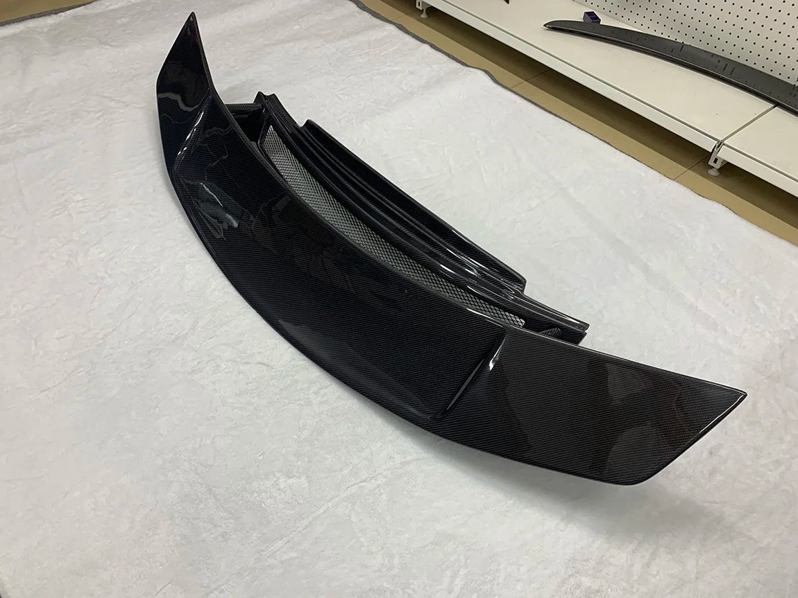 Vors Style Spoiler Rear Wing High Quality Fast Delivery Rear Carbon Fiber Body Kits for  R8